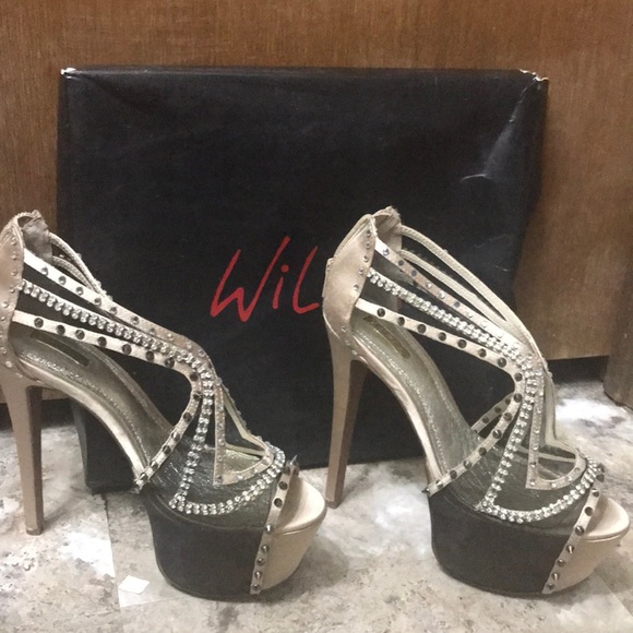 Wild Pair Shoes - Nwt studded pumps
